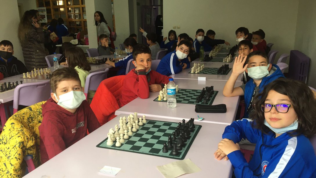 İlçemizde 23 Nisan Ulusal Egemenlik ve Çocuk Bayramı Satranç Turnuvası Gerçekleştirildi
