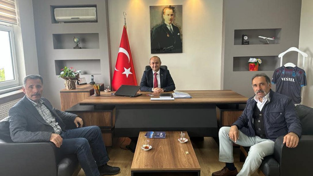 Ankara Çubuk İlçe Milli Eğitim Müdürü Alican Kılıç, İlçe Milli Eğitim Müdürümüz Emrah Demiral'a Ziyarette Bulundular. 