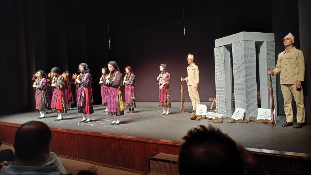 İlçemiz Ahmet Gün Anadolu İmam Hatip Lisesi Yönetmen Öğretmen Tiyatro Festivali'nde 
