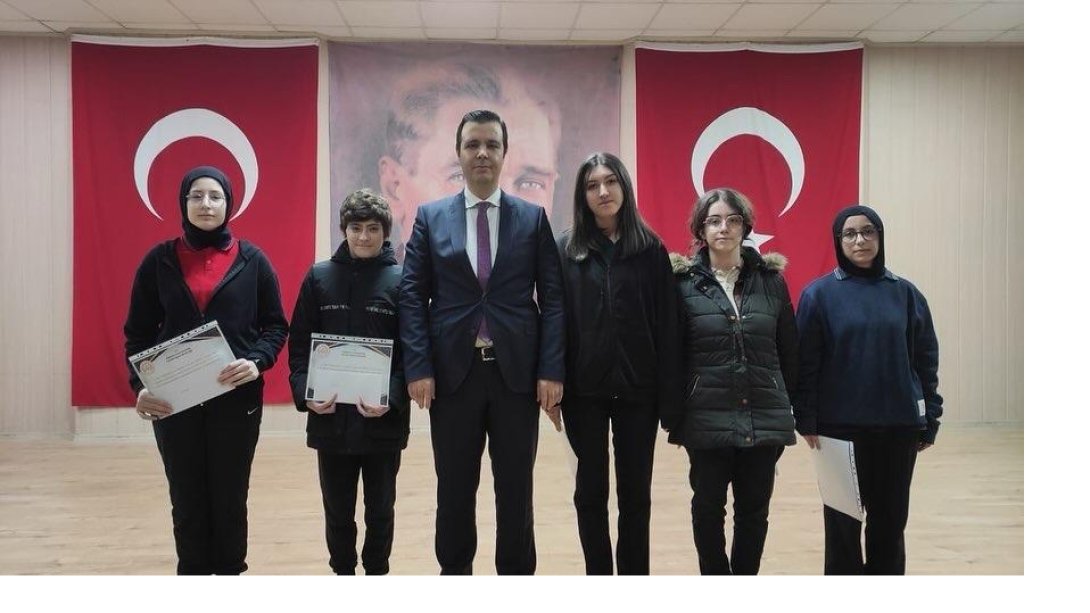 Mehmet Akif Ersoy'u Anma ve İstiklal Marşımızın kabulu kapsamında program düzenlendi.