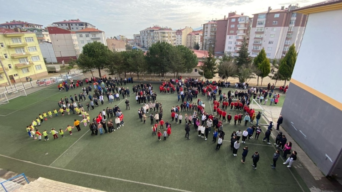 Şehit Öğretmen Gürhan Yardım İlkokulu-Ortaokulumuzda Deprem Tatbikatı Yapıldı