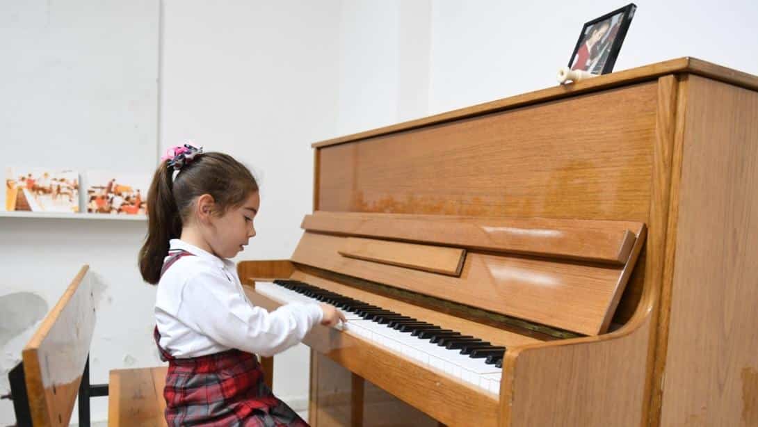 Yetenek Sınavıyla Öğrenci Alan İlkokul Ve Ortaokullara Başvuru Kılavuzu Yayımlandı